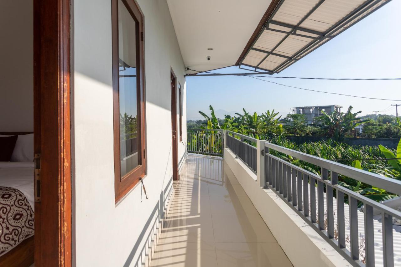 Cempaka Mas Guest House Canggu エクステリア 写真