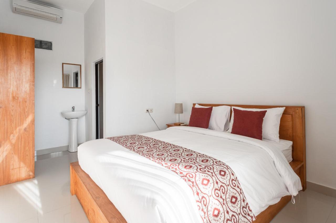 Cempaka Mas Guest House Canggu エクステリア 写真