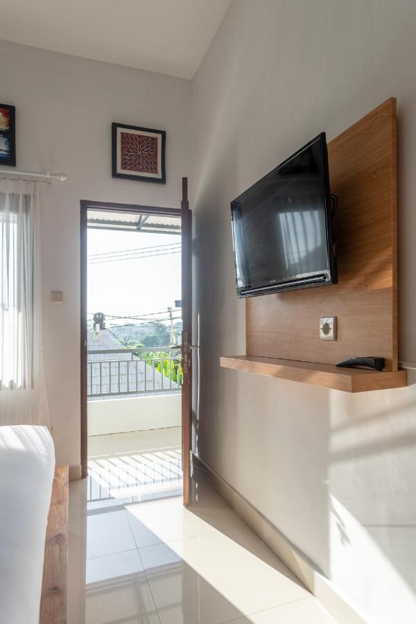 Cempaka Mas Guest House Canggu エクステリア 写真
