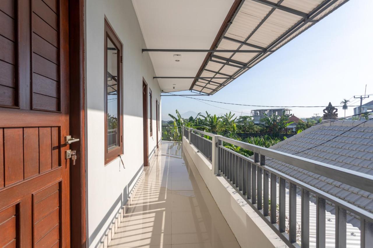 Cempaka Mas Guest House Canggu エクステリア 写真