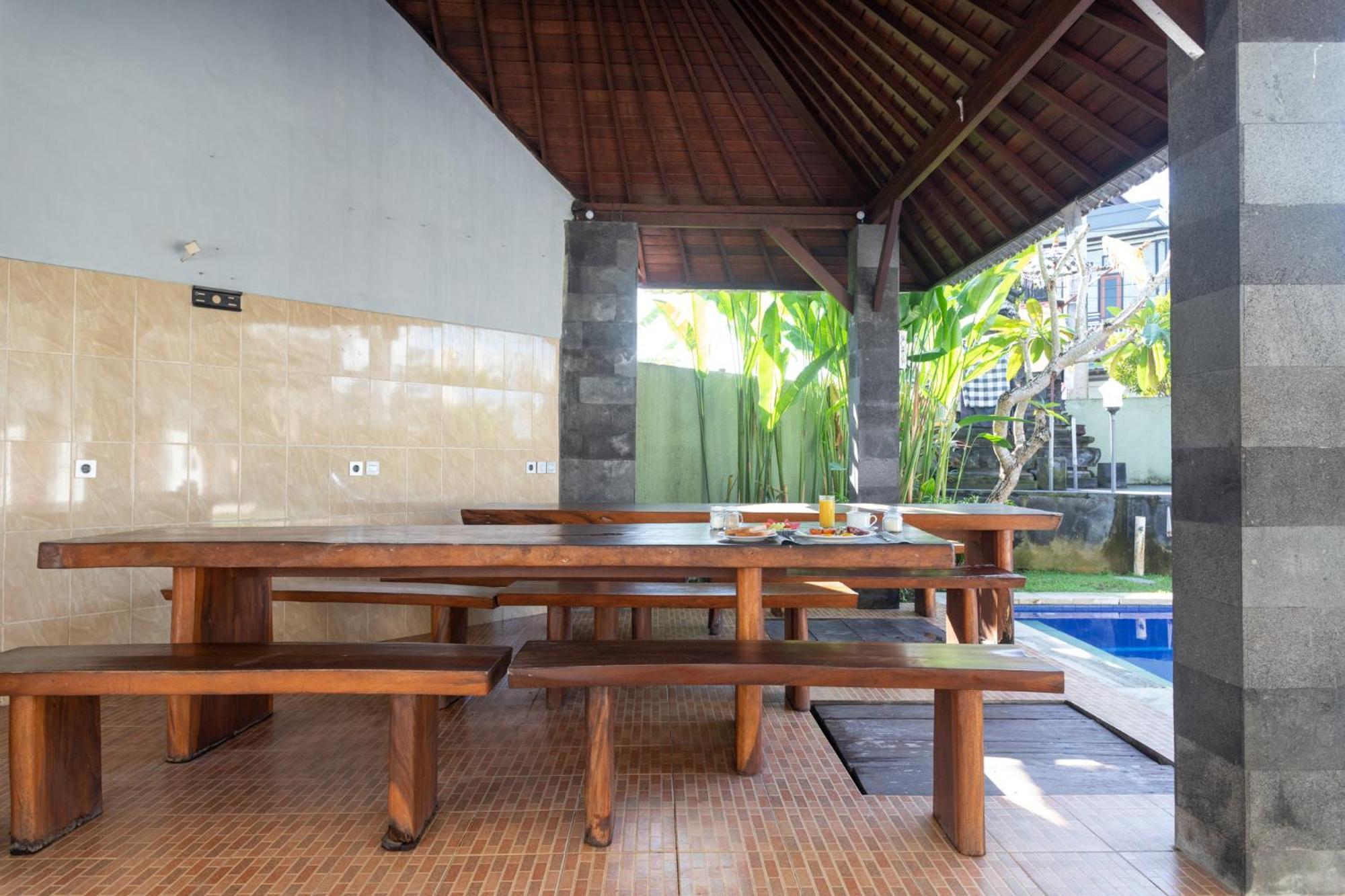Cempaka Mas Guest House Canggu エクステリア 写真